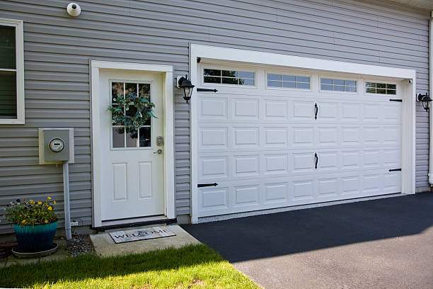 24/7 Emergency Garage Door Panel Replacement experts in Everett, WA